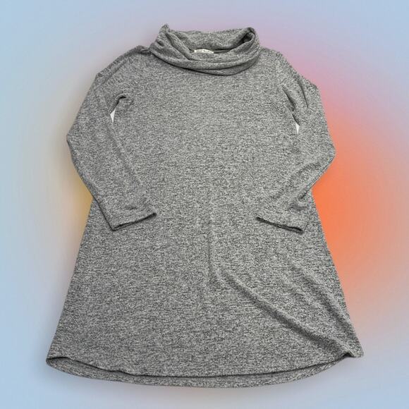NINE BRITTON Women’s Medium Gray Long Lightweight Sweater - Picture 1 of 3